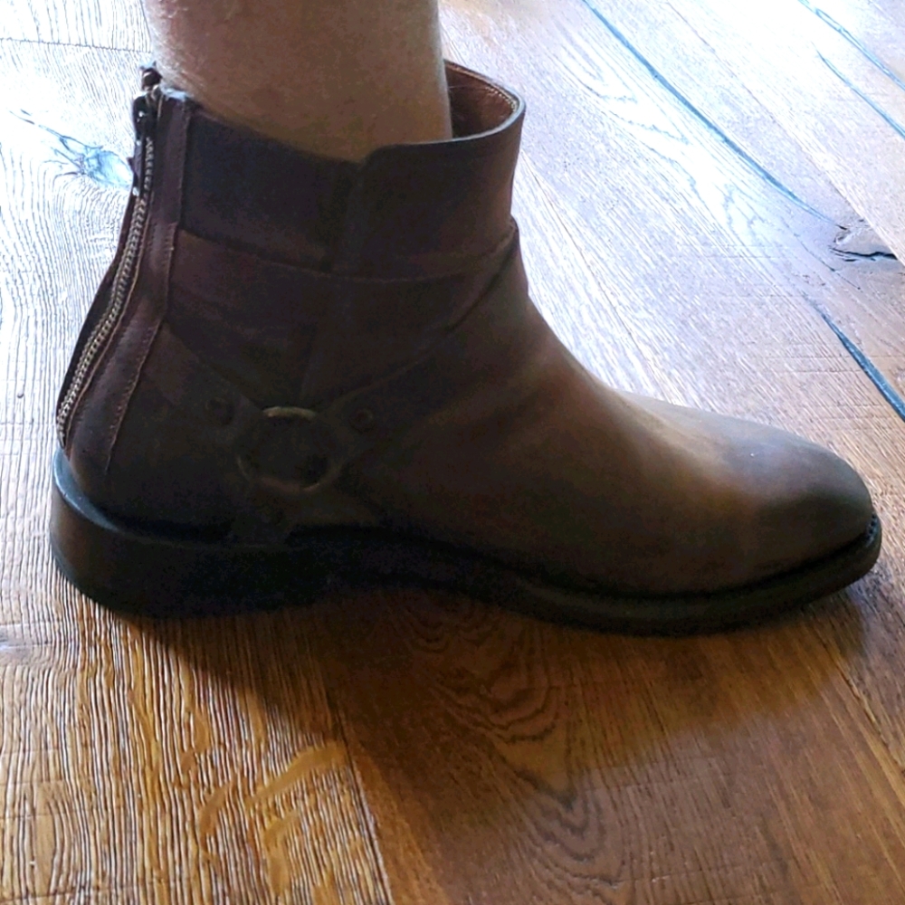 NEW NEW Frye Mens 10. Harness back zip. - Picture 5 of 8